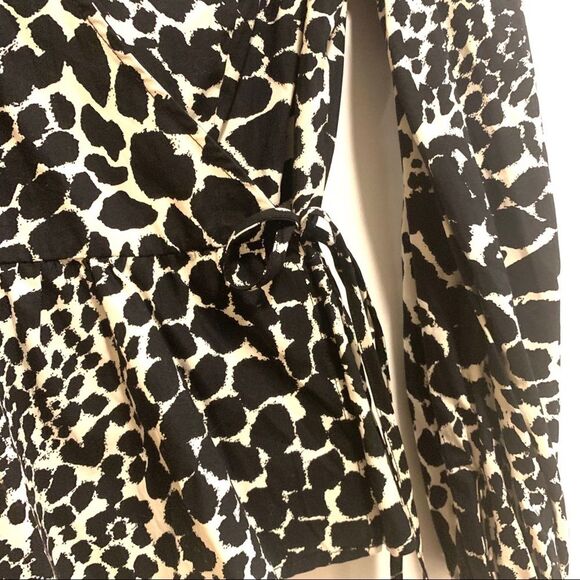 NWT leopard print WHO WHAT WEAR lightweight wrap/side tie blouse, Sz S NEW!🏷 - Picture 9 of 16